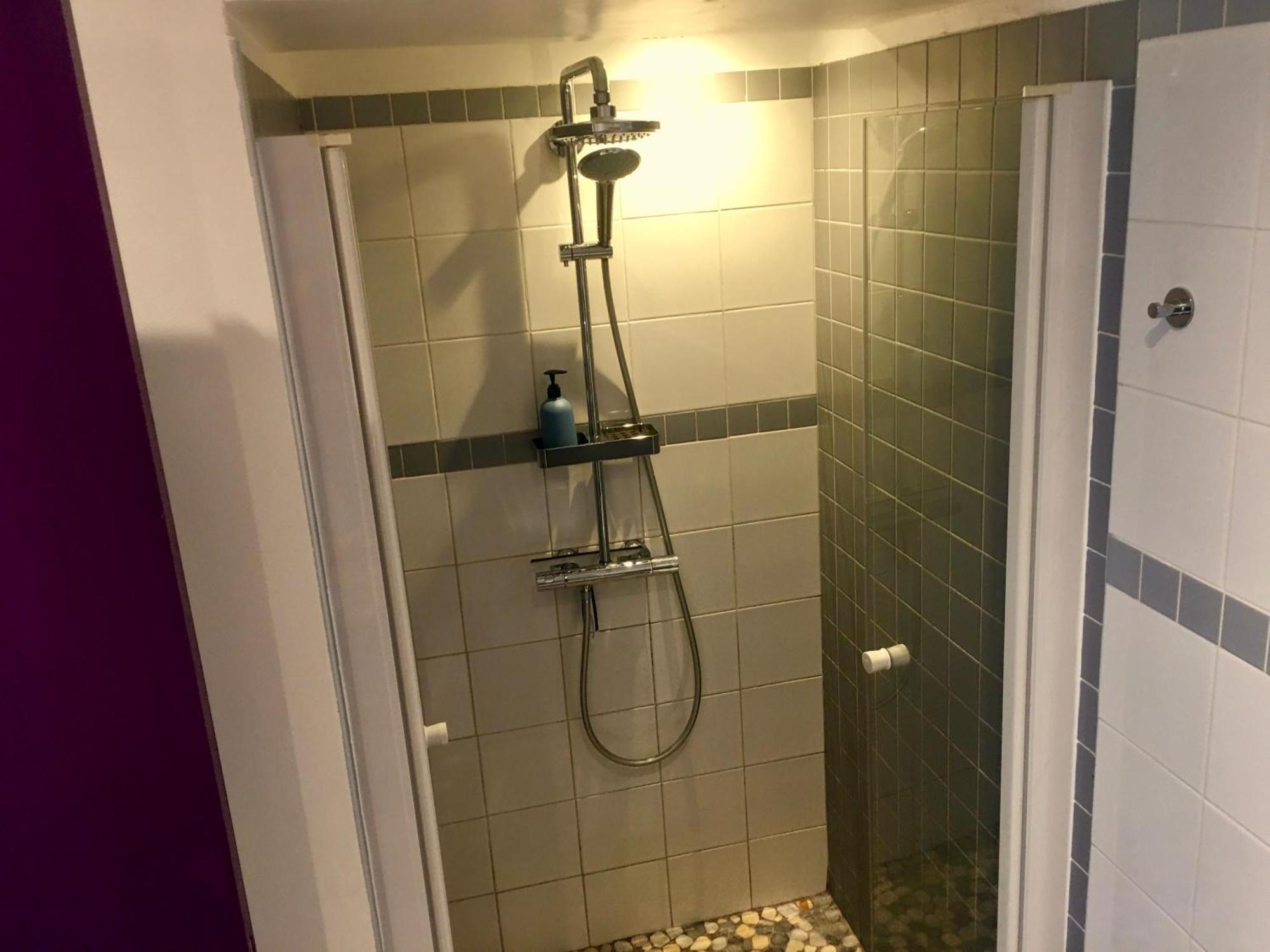 Ferienwohnung La Tour De Flandre Rousseloy Zimmer foto